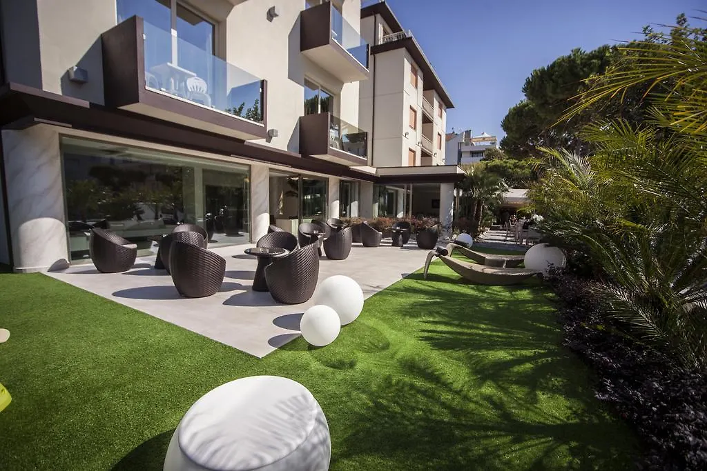 Hotel Pineta Mare Lido di Camaiore Italië