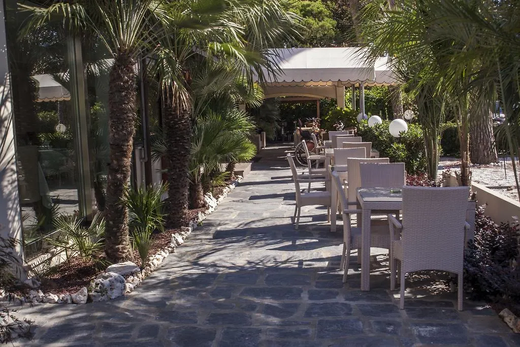 Hotel Pineta Mare Lido di Camaiore 3*,  Italy