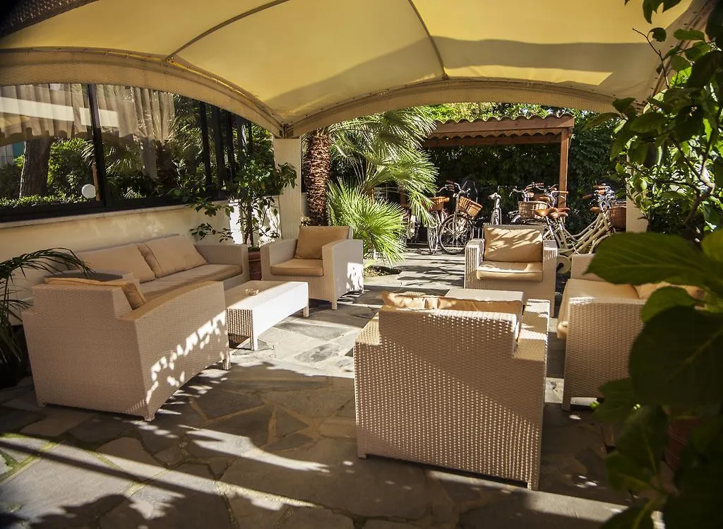 Hotel Pineta Mare Lido di Camaiore Italien
